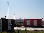 Позиция радиомаяка с Блочной Комплектной Трансформаторной подстанцией (БКТП) ТП А-203 и дизельной электростанцией «Север»